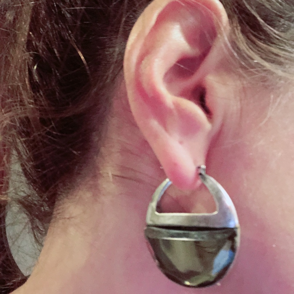 Kenneth Cole hoops